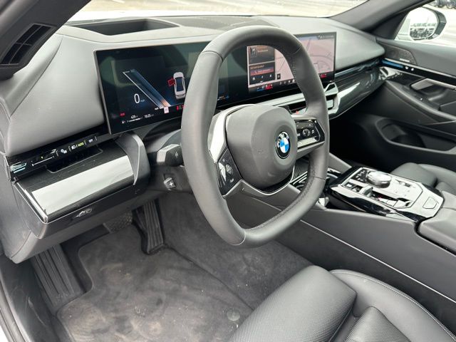 2025 BMW 530i 530i xDrive Sedan