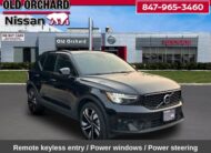 2025 Volvo XC40 B5 Plus Dark Theme SUV