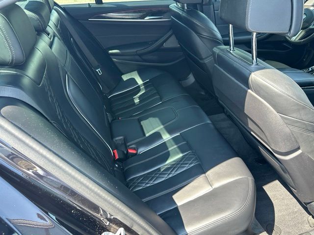 2022 BMW M550i M550i xDrive Sedan