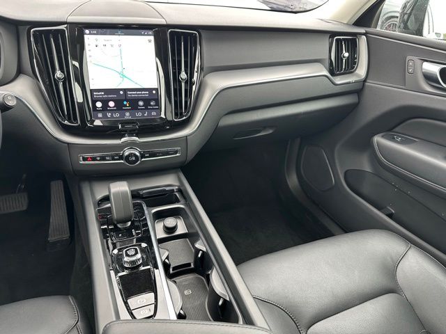 2025 Volvo XC60 B5 Core SUV
