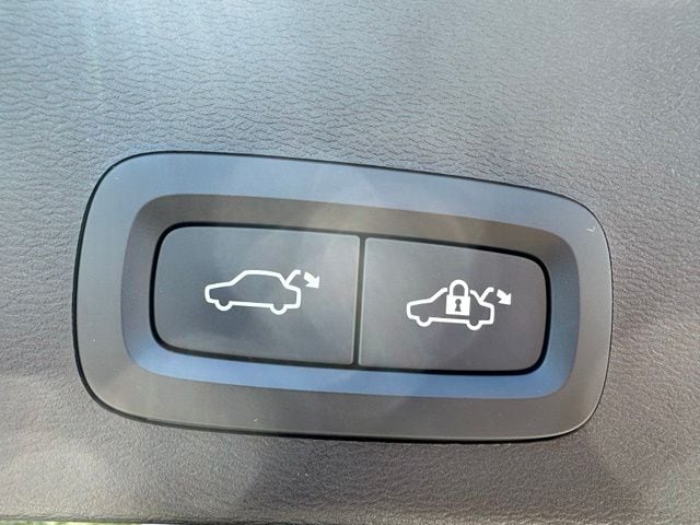 2023 Volvo XC40 Recharge Pure Electric Ultimate SUV