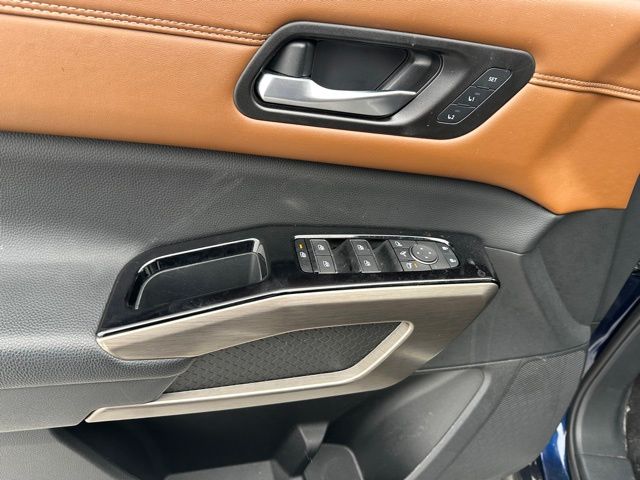 2024 Nissan Pathfinder Platinum SUV