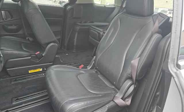 2025 Kia Carnival SX Van Passenger Van