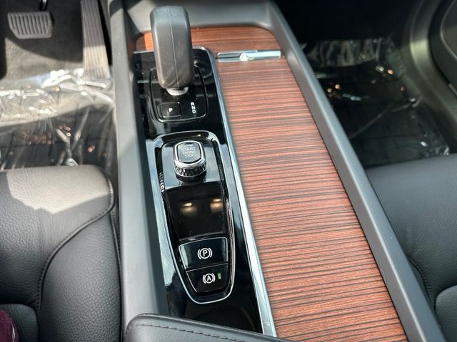 2024 Volvo XC60 B5 Plus Dark Theme SUV