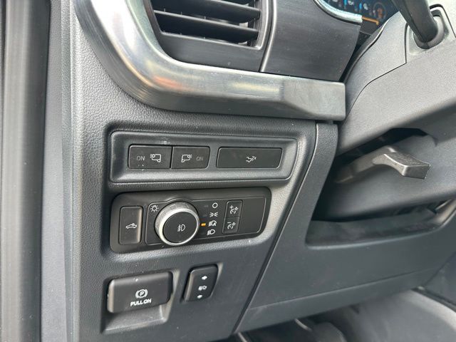 2022 Ford F-150 Lariat Truck SuperCrew Cab