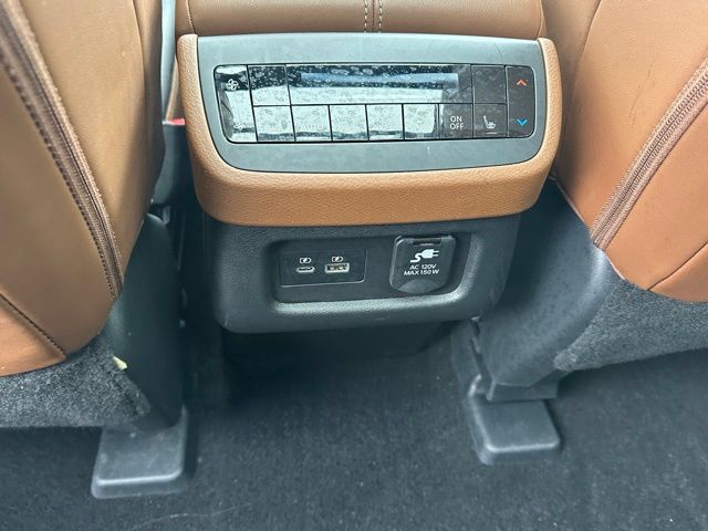 2024 Nissan Pathfinder Platinum SUV