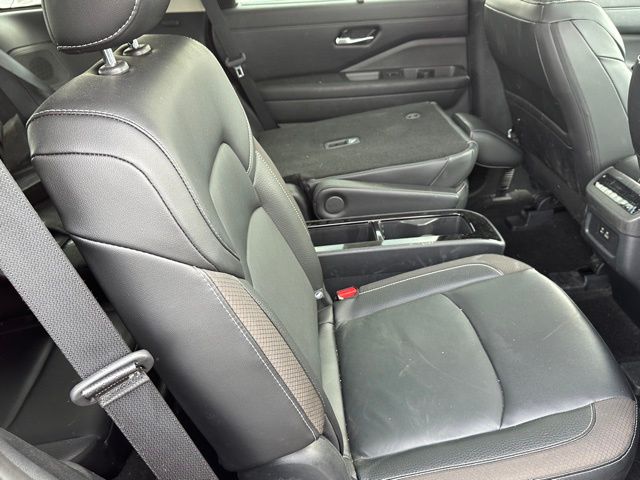 2023 Nissan Pathfinder SL SUV