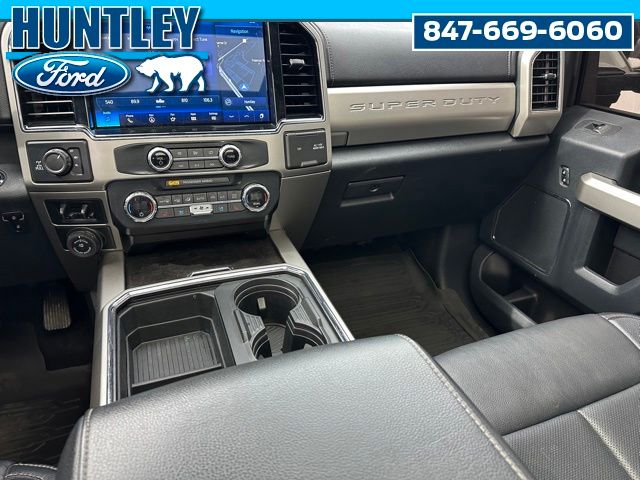 2022 Ford F-250 Lariat Truck Crew Cab