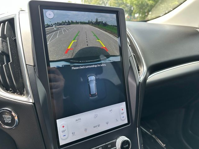 2022 Ford Edge Titanium SUV