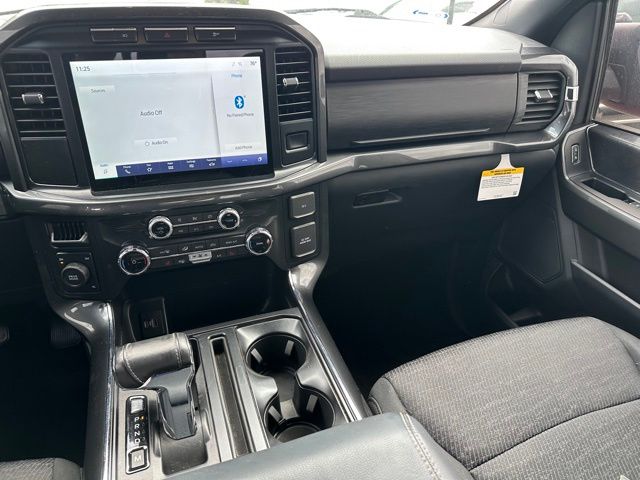 2022 Ford F-150 XLT Truck SuperCrew Cab