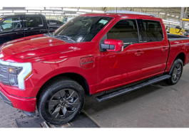 2023 Ford F-150 Lightning Lariat Truck SuperCrew Cab