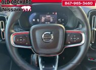 2025 Volvo XC40 B5 Plus Dark Theme SUV