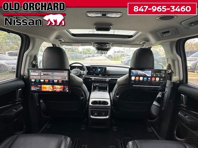 2025 Kia Carnival SX Van Passenger Van