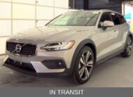 2025 Volvo V60 Cross Country B5 Plus Wagon