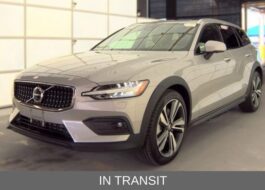 2025 Volvo V60 Cross Country B5 Plus Wagon