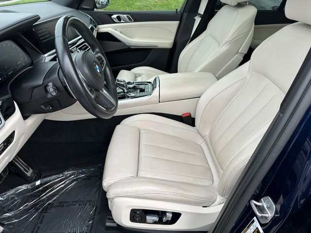 2022 BMW X5 M50i SUV