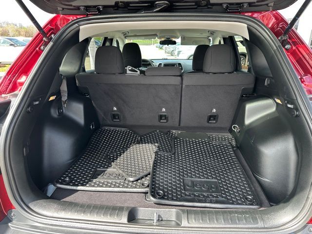 2019 Jeep Cherokee Latitude SUV