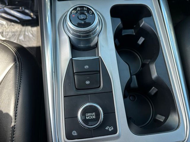2023 Ford Explorer XLT SUV