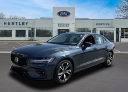 2024 Volvo S60 B5 Core Dark Theme Sedan