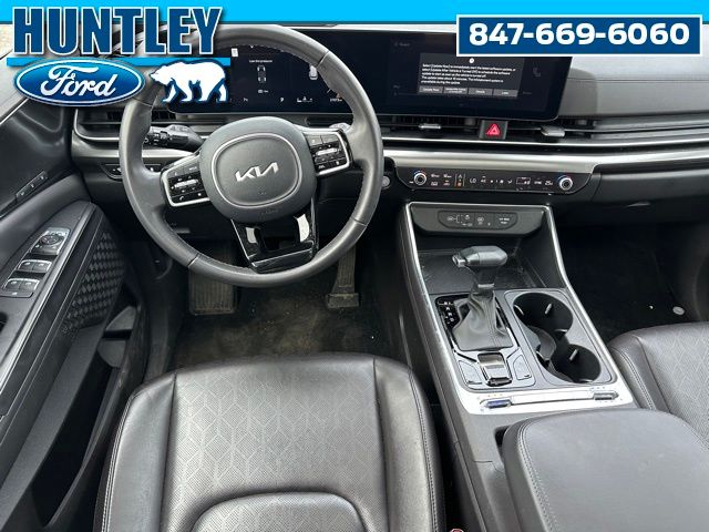 2025 Kia Carnival SX Van Passenger Van
