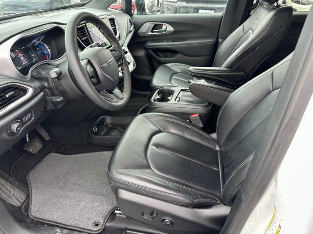 2024 Chrysler Pacifica Plug-In Hybrid Select Van Passenger Van