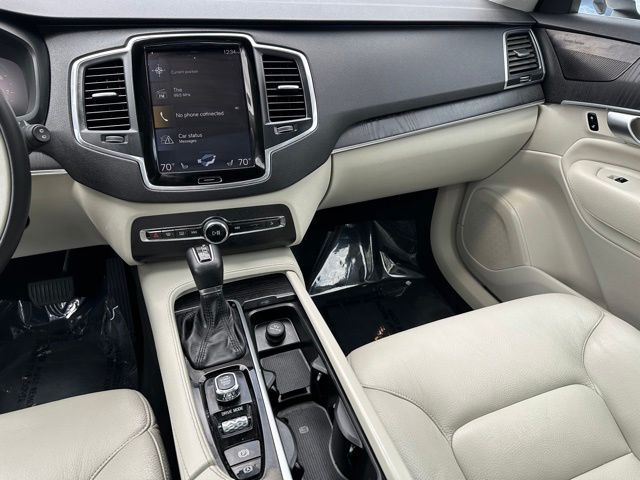 2020 Volvo XC90 T6 Momentum SUV
