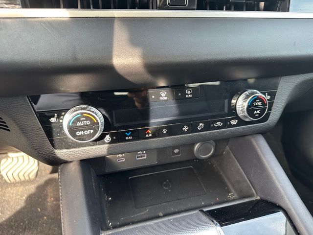2024 Mitsubishi Outlander PHEV SUV