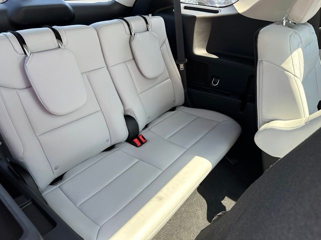 2025 Ford Explorer Platinum SUV