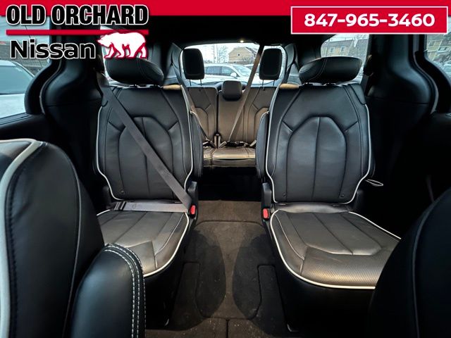 2026 Chrysler Pacifica Limited Van Passenger Van