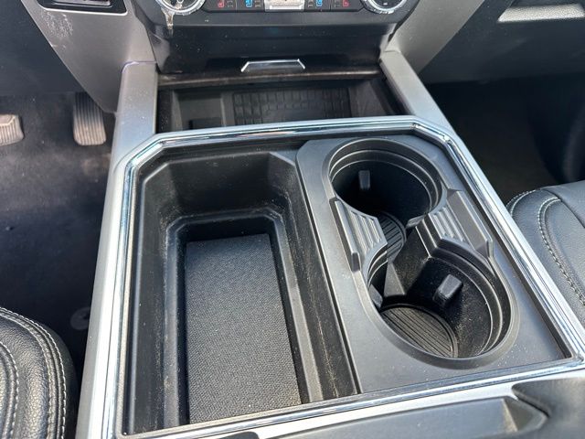 2022 Ford F-350 Lariat Truck Crew Cab