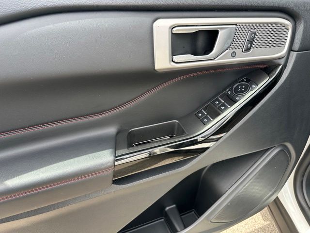 2023 Ford Explorer ST-Line SUV