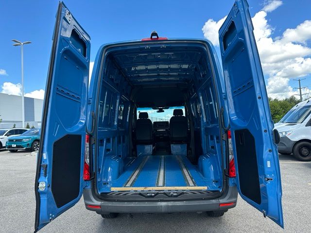 2024 Mercedes-Benz Sprinter 2500 Crew 144 WB Van
