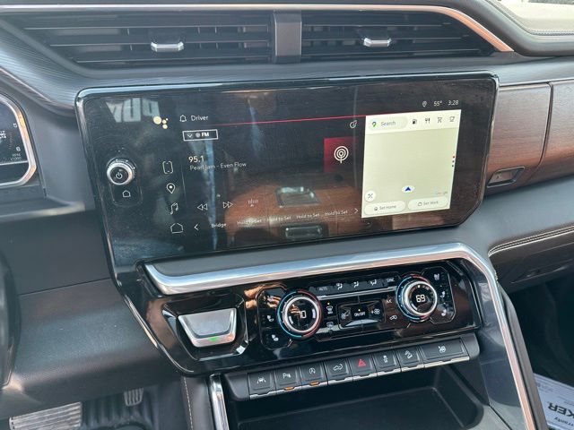 2022 GMC Sierra 1500 Denali Ultimate Truck Crew Cab