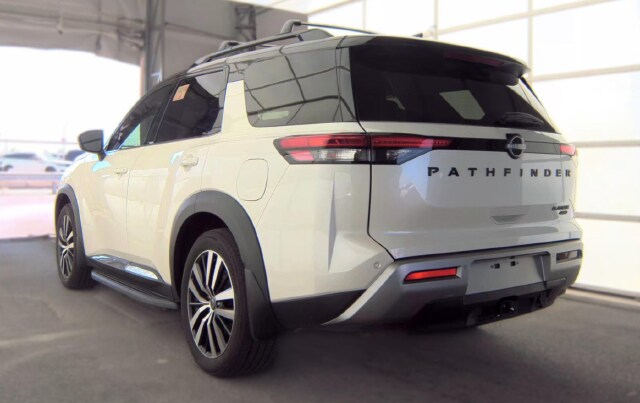 2024 Nissan Pathfinder Platinum SUV