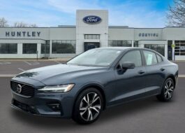 2024 Volvo S60 B5 Core Dark Theme Sedan