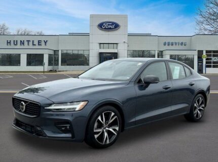 2024 Volvo S60 B5 Core Dark Theme Sedan