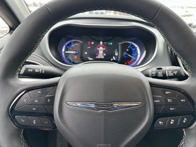 2024 Chrysler Pacifica Plug-In Hybrid Select Van Passenger Van