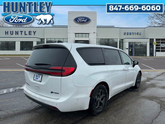 2024 Chrysler Pacifica Plug-In Hybrid Select Van Passenger Van