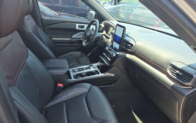 2022 Ford Explorer Platinum SUV