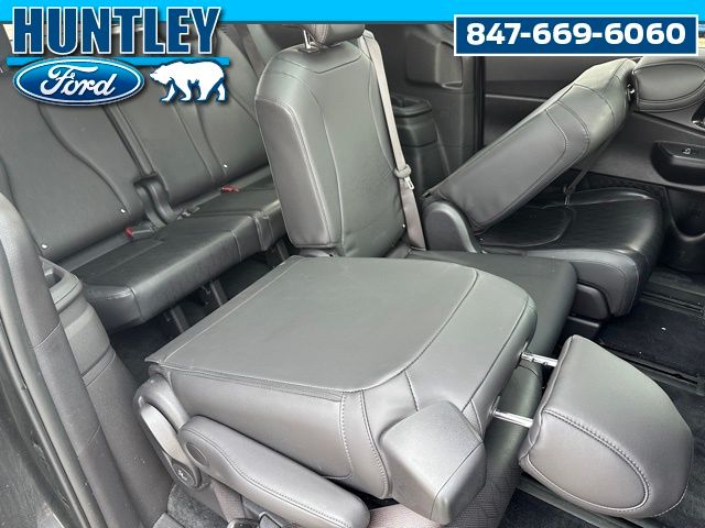 2025 Kia Carnival SX Van Passenger Van