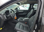 2025 Volvo XC40 B5 Plus Dark Theme SUV