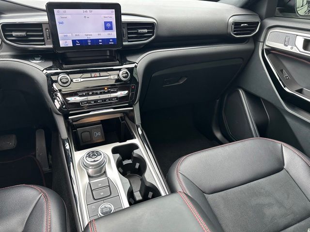 2024 Ford Explorer ST-Line SUV