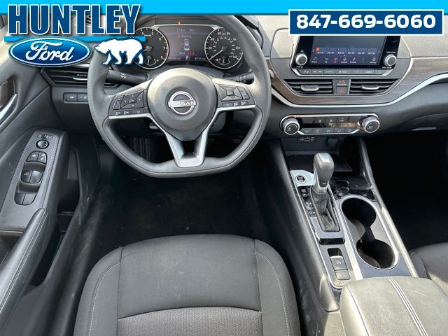 2024 Nissan Altima 2.5 SV Sedan