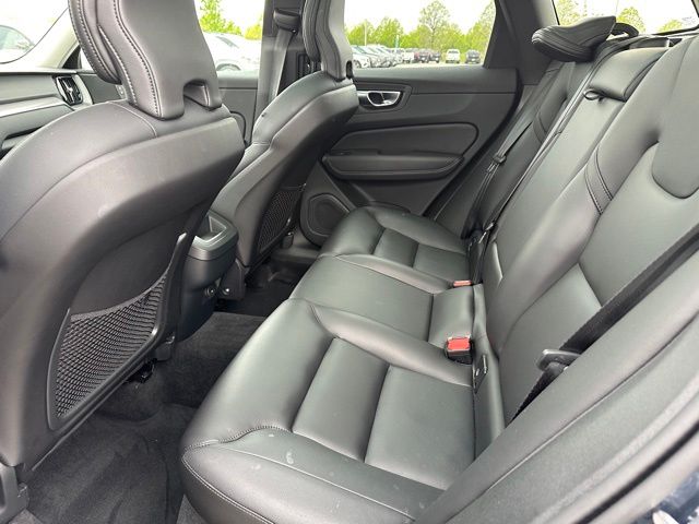 2025 Volvo XC60 B5 Core SUV