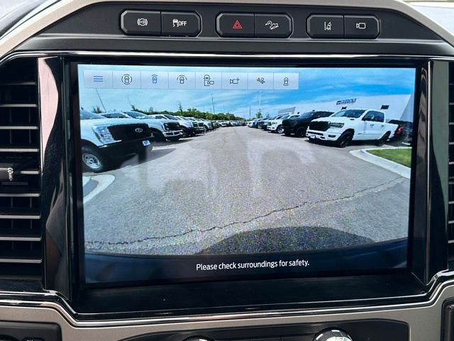 2022 Ford F-350 Lariat Truck Crew Cab