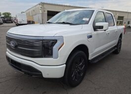 2024 Ford F-150 Lightning Lariat Truck SuperCrew Cab