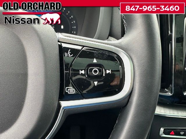 2025 Volvo XC60 B5 Plus SUV