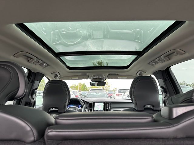 2025 Volvo XC60 B5 Core SUV