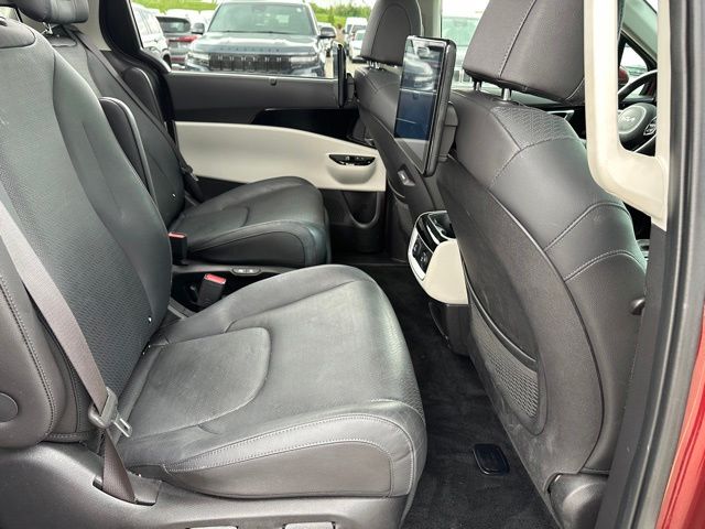 2023 Kia Carnival SX Prestige MPV