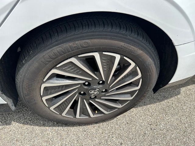 2025 Hyundai Sonata Hybrid Limited Sedan